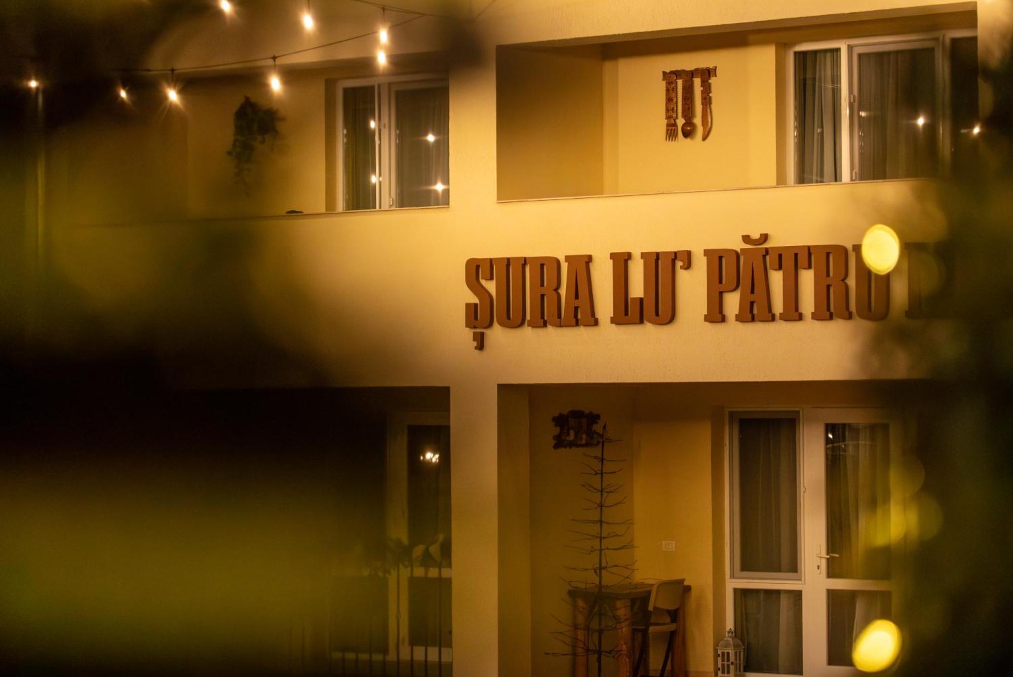 Sura Lu' Patru Apartment Vulcan  Ngoại thất bức ảnh