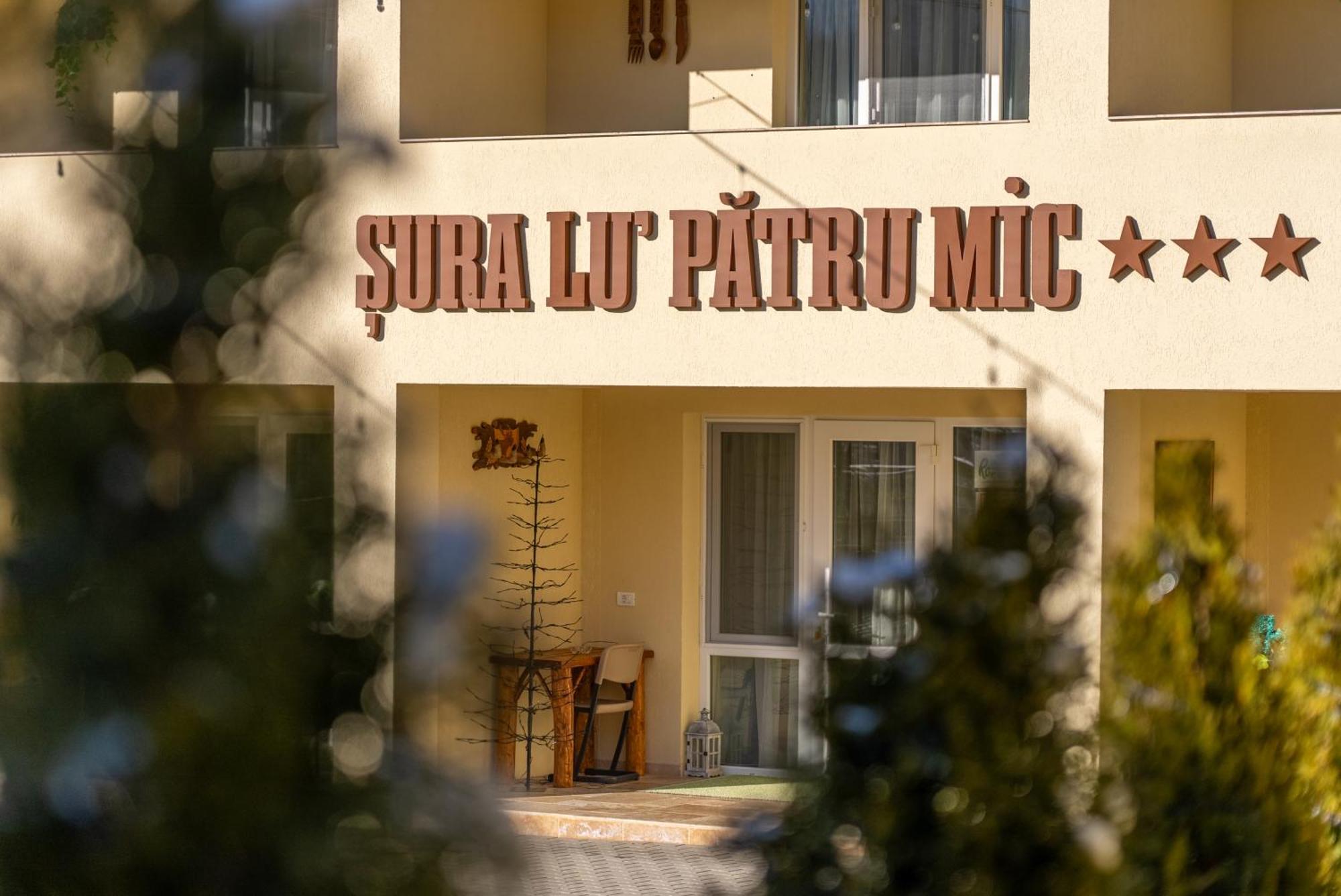 Sura Lu' Patru Apartment Vulcan  Ngoại thất bức ảnh