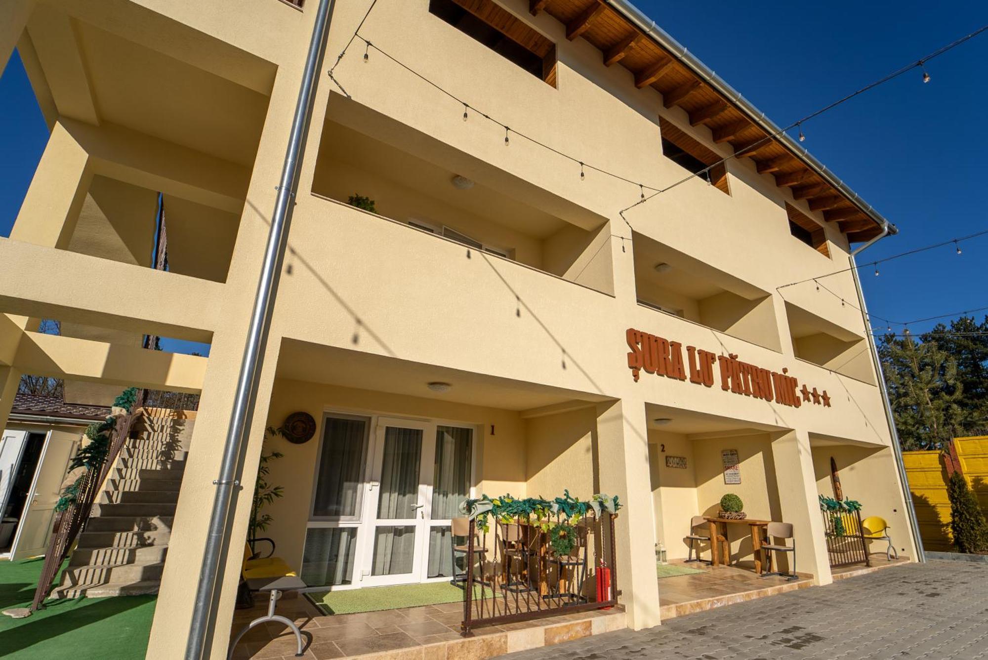 Sura Lu' Patru Apartment Vulcan  Ngoại thất bức ảnh