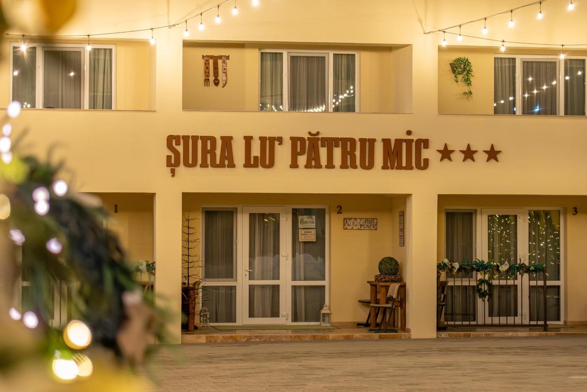Sura Lu' Patru Apartment Vulcan  Ngoại thất bức ảnh